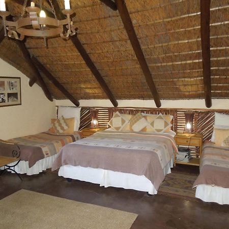Trees Too Guest Lodge Komatipoort Bagian luar foto