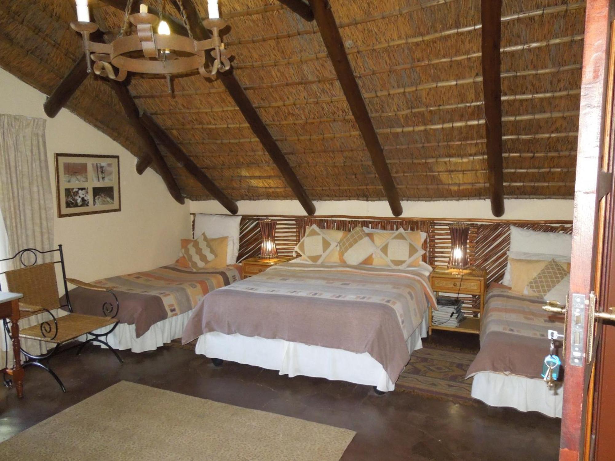 Trees Too Guest Lodge Komatipoort Bagian luar foto