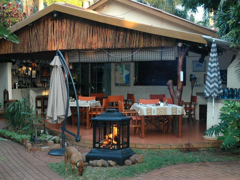 Trees Too Guest Lodge Komatipoort Bagian luar foto